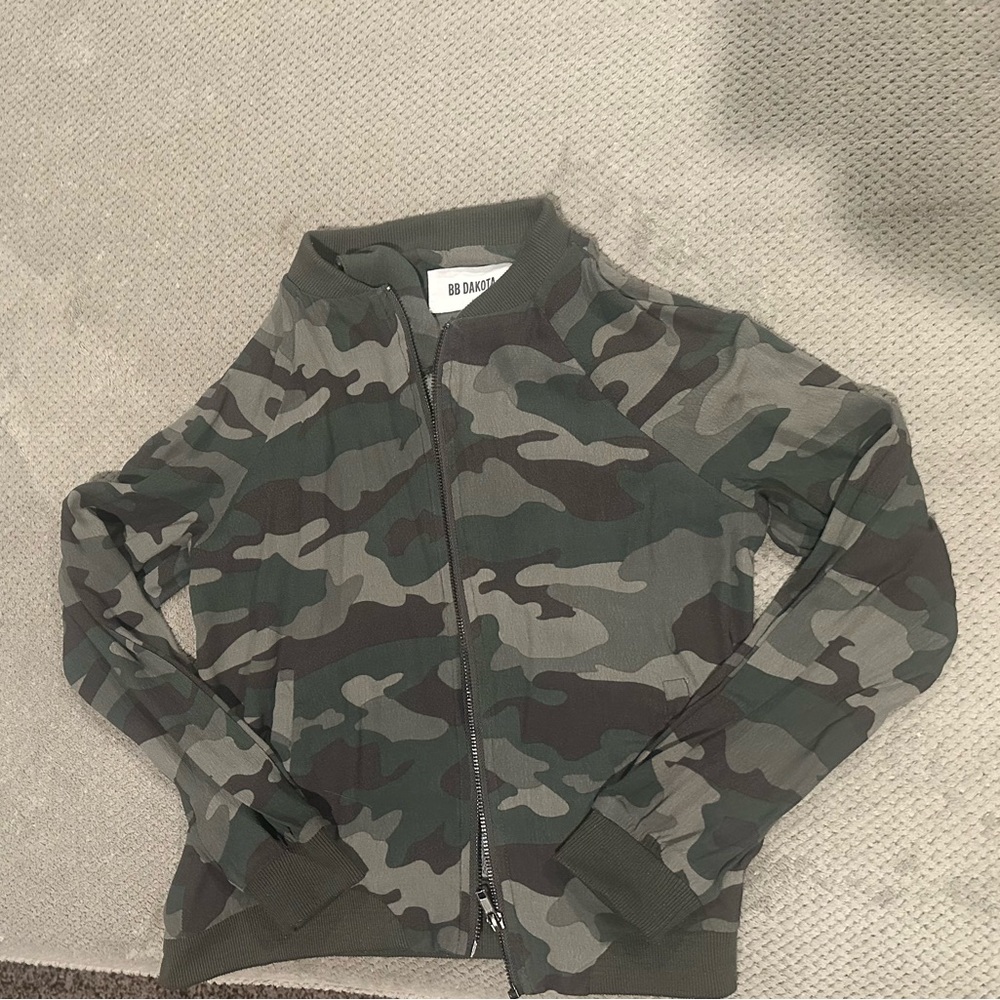 Women’s BB Dakota can’t see me size XS light weight bomber jacket